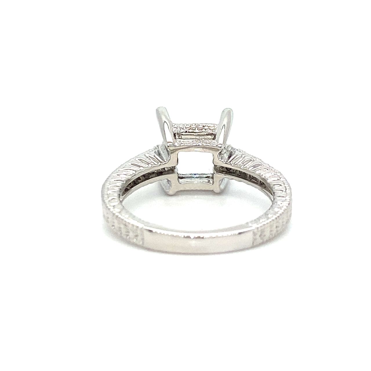 18K White Gold  Diamond Ring