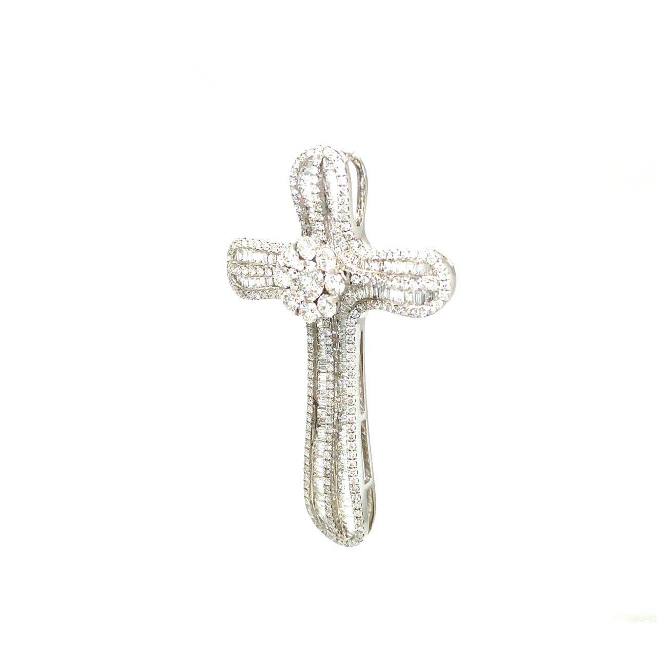 18K White Gold Diamond Pendant