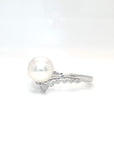18K White Gold V Shape  Flower Pearl Diamond Ring