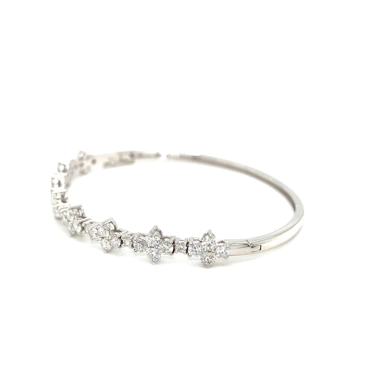 18K White Gold Diamond Bangle