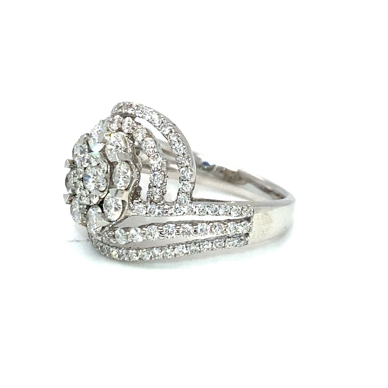 18K White Gold Lotus Top Roundabout Diamond Ring