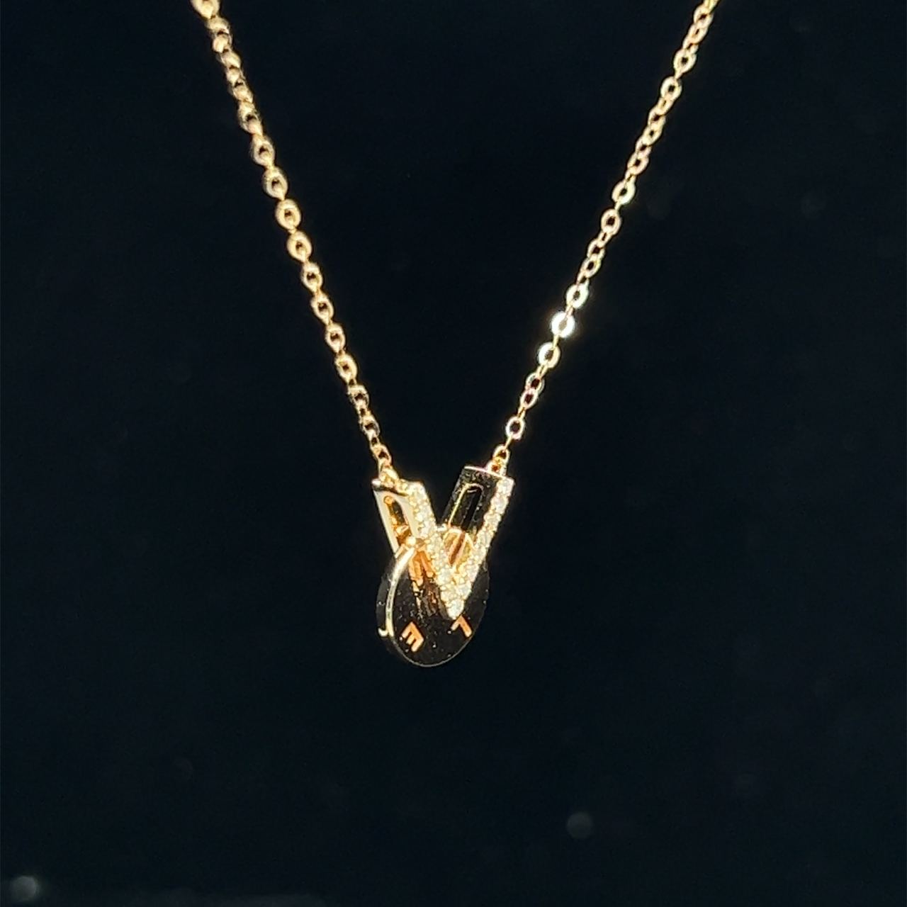 18K Rose Gold V LOVE Weel Diamond Necklace