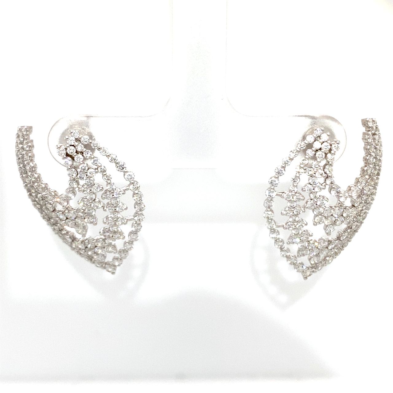 18K White Gold Diamond Earring