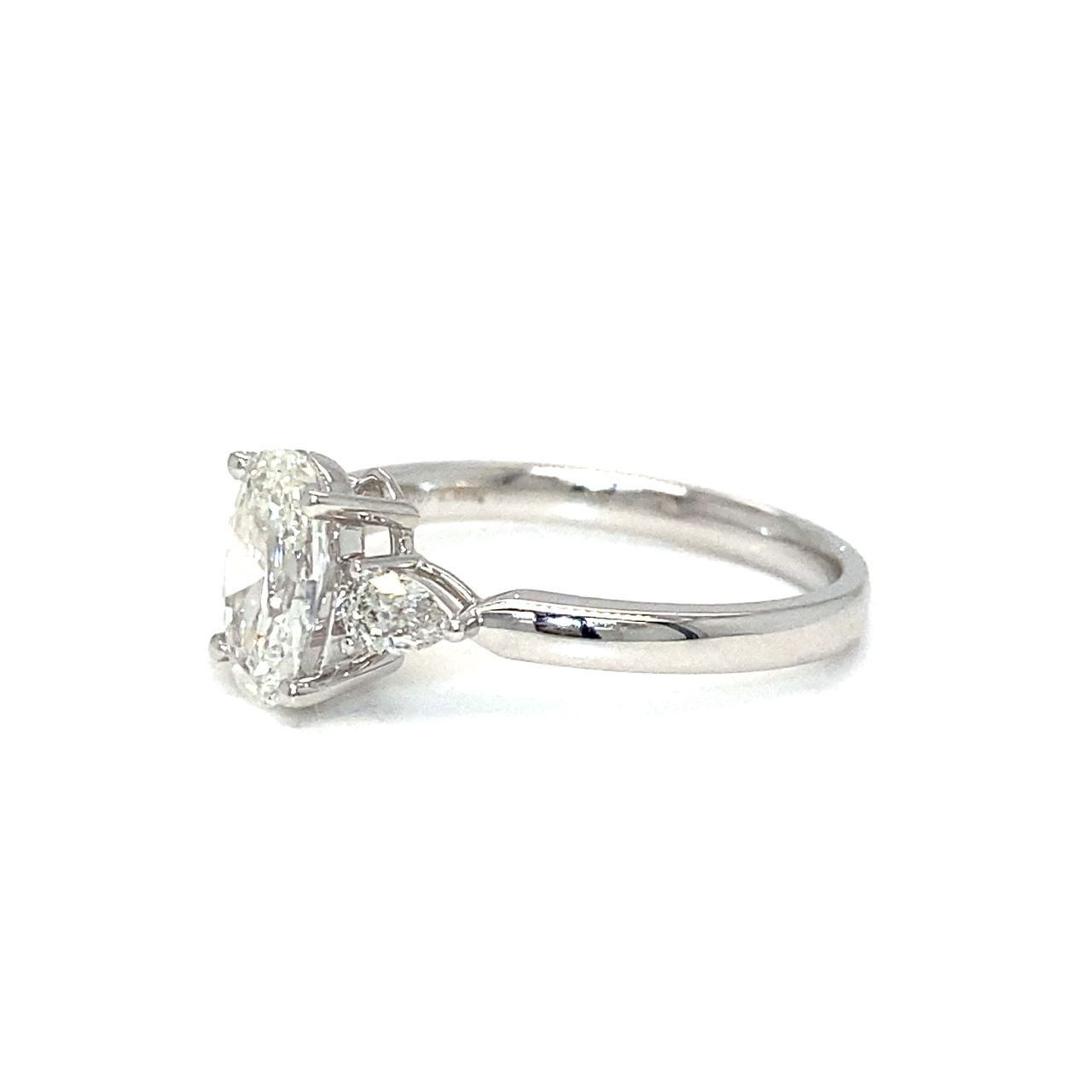 18K White Gold Diamond Ring