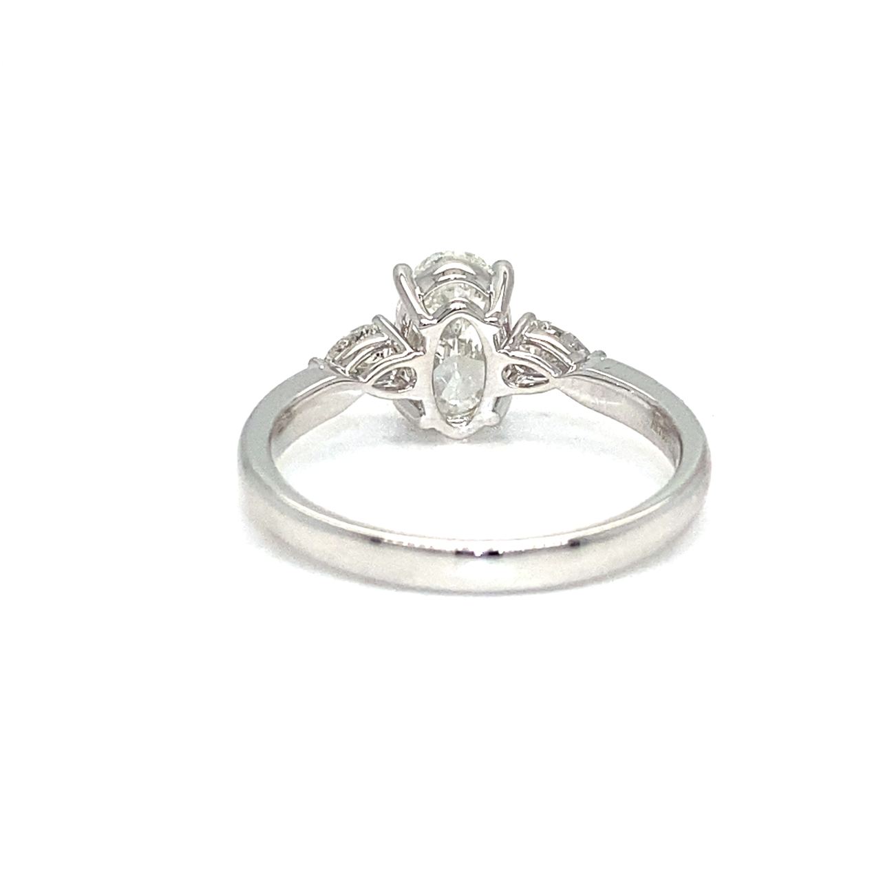 18K White Gold Diamond Ring